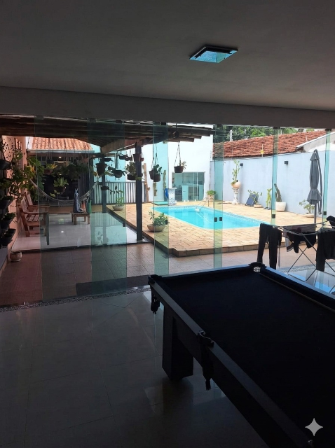 Casa no jardim Paranapunga