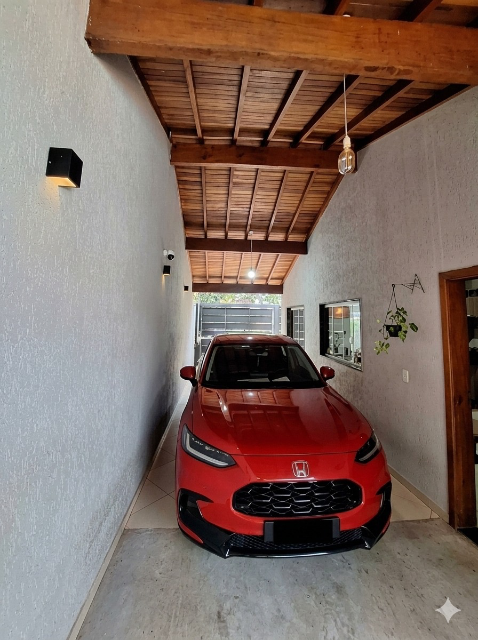 Casa no jardim Paranapunga