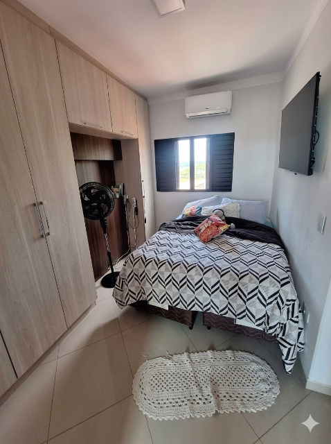Casa no jardim Paranapunga