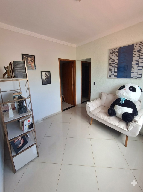 Casa no jardim Paranapunga