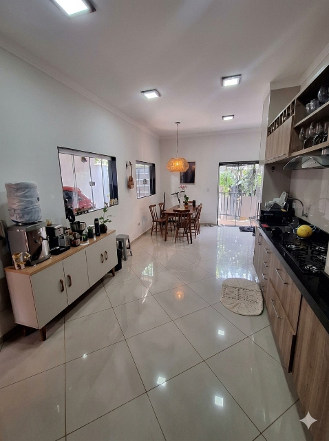 Casa no jardim Paranapunga