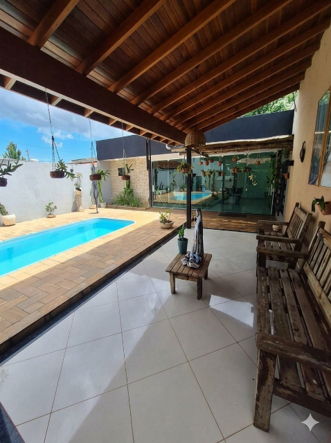 Casa no jardim Paranapunga