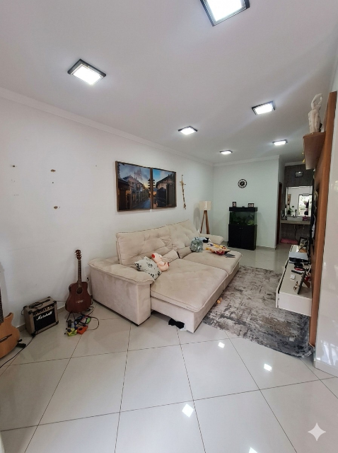 Casa no jardim Paranapunga