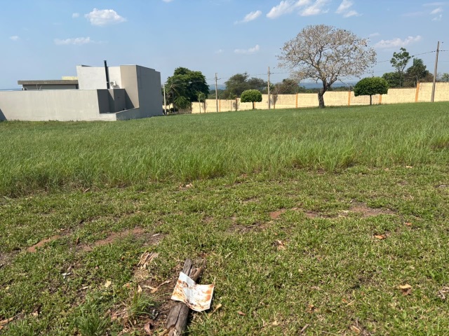 Terreno em Condominio Village, Três Lagoas
